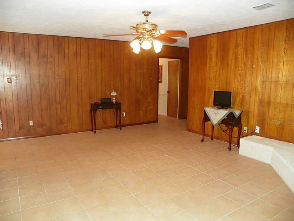 10619  Wickersham Ln, Houston, TX 77042